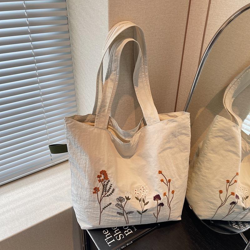 Summer Large-capacity Commuter Shoulder Tote Bag Women's New Fashion Embroidery Cloth Bag Bag Underarm Bag