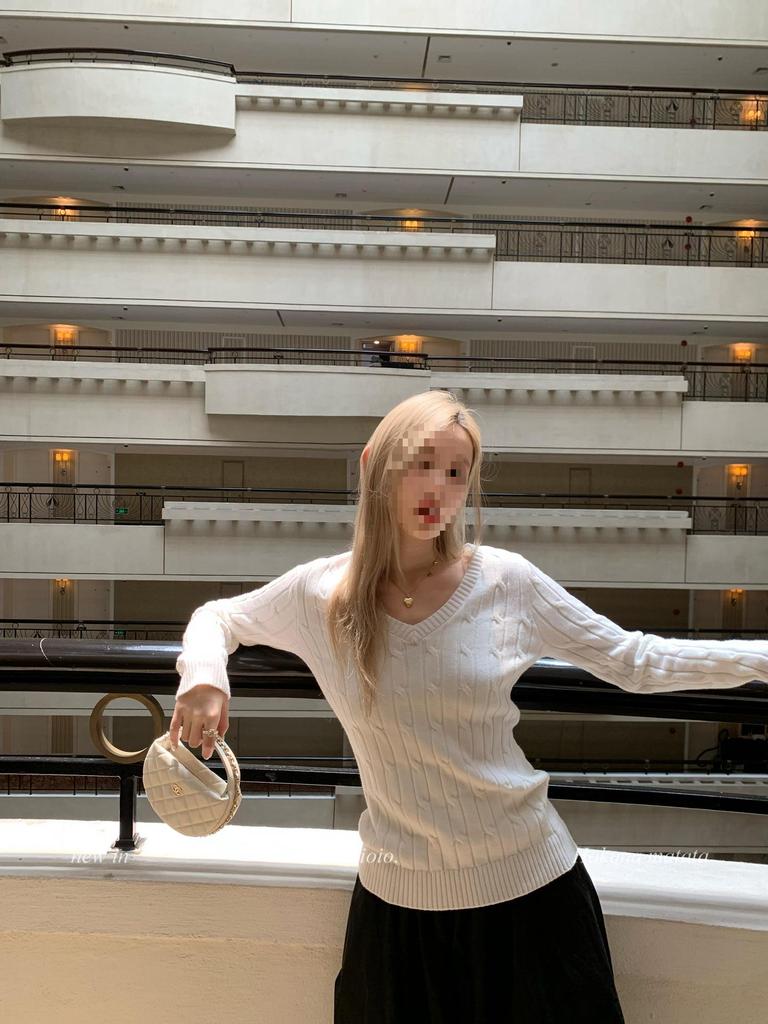 Belgian Chimes Blue V-Neck Cable Knit Sweater – Women's Autumn Long Sleeve Knitwear