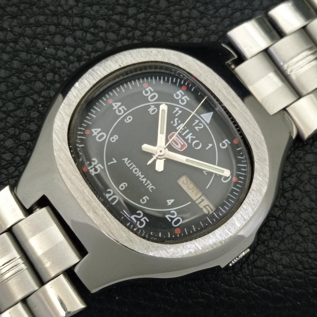 GENUINE VINTAGE SEIKO 5 AUTOMATIC 7019A JAPAN MENS BLACK DIAL WATCH A702473-5 R124-a702473