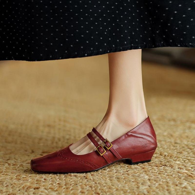 New women's foot shoes comfortable beef tendon sole casual four seasons small leather shoes large size leather women's shoes square head low heel