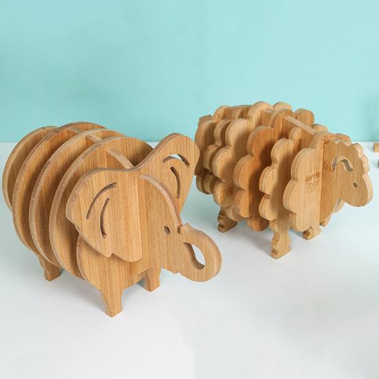 Wooden Trivet Coaster Set Creative Animal-Shaped Heat-Resistant Placemats for Cups Pots Stackable Versatile Desk Decor for Home Kitchen Outdoor Dining