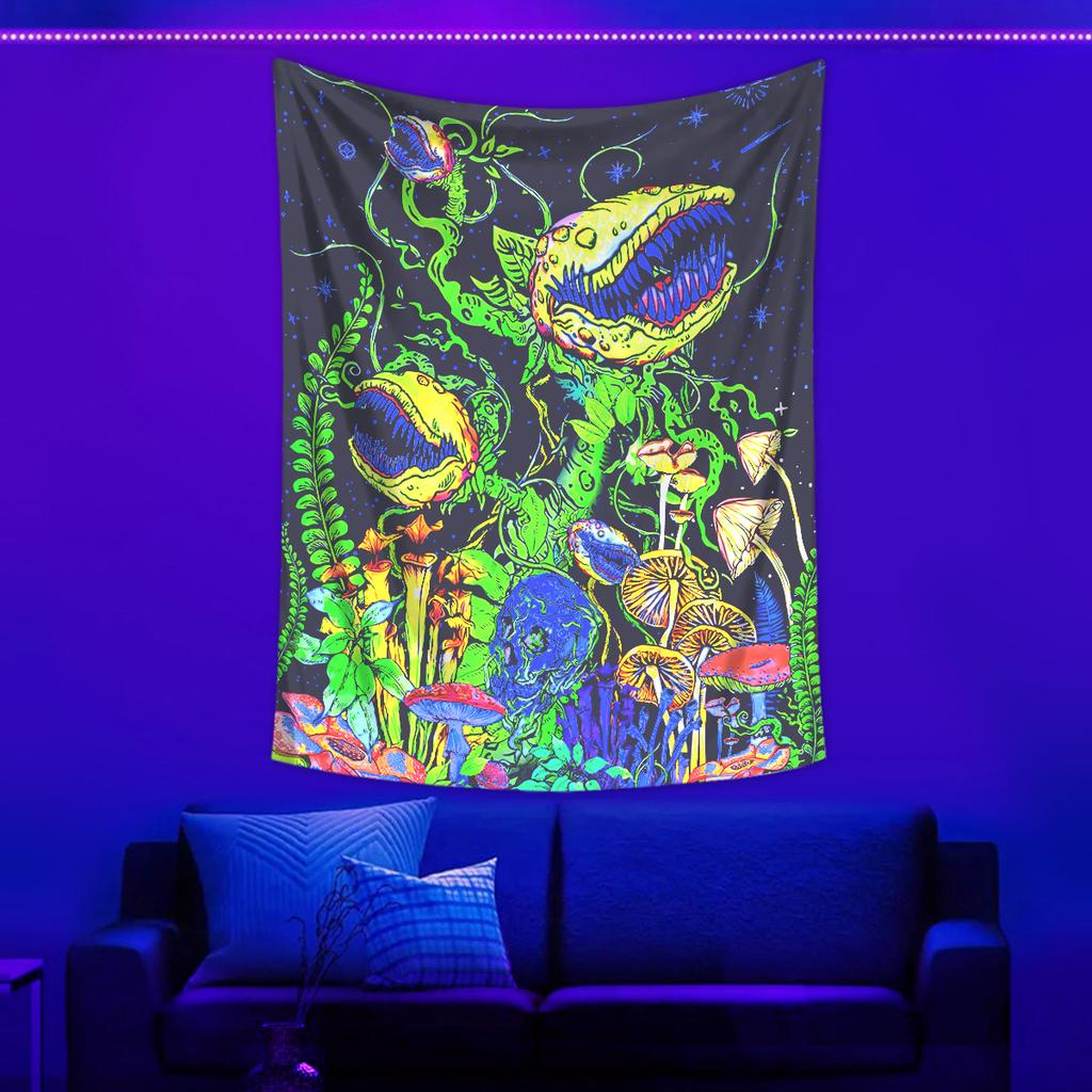 1pc UV Responsive Skull Tapestry, Flower and Mushroom Fluorescent Tapestry, Bedroom Aesthetic Decorative Wall Hanging