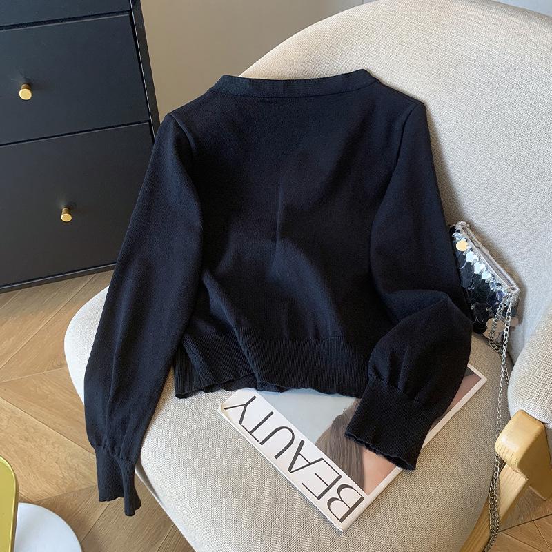 Korean Style Black Heart Design Knit Cardigan for Women - Autumn 2025 Collection