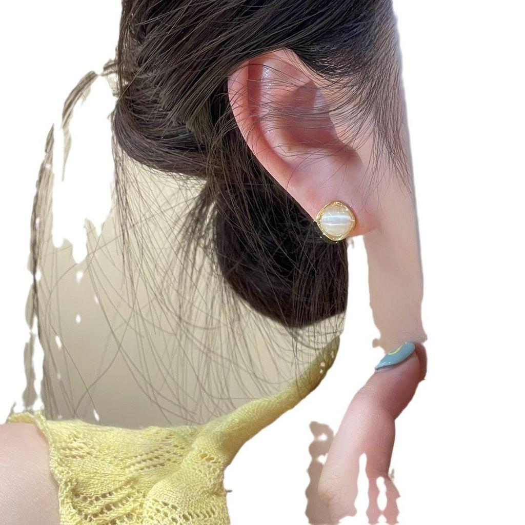 High-End Cat's Eye Stone Stud Earrings for Women, Niche Design, S925 Silver, Versatile and Elegant