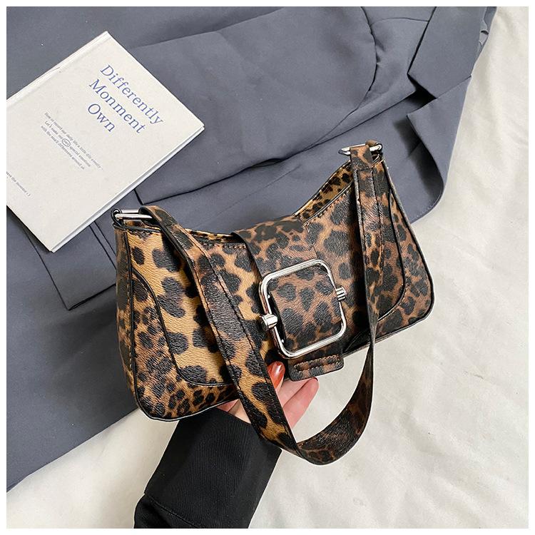 Leopard print niche design fashionable shoulder bag women's autumn and winter new high-end texture foreign style versatile casual armpit bag