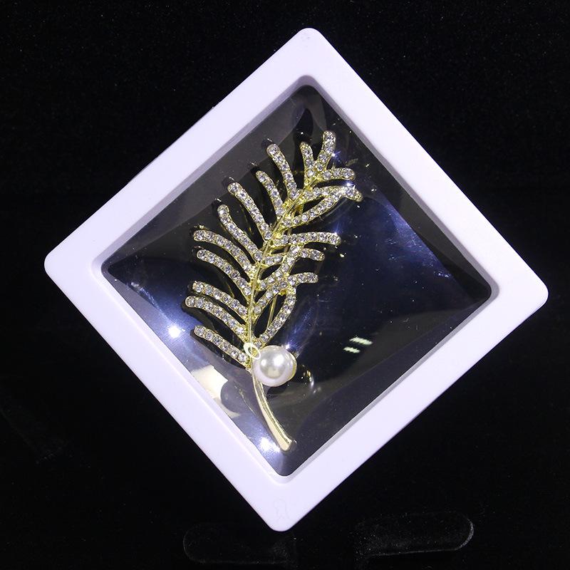 Exquisite Pearl Scarf Buckle: Rhinestone Butterfly Brooch & Bow