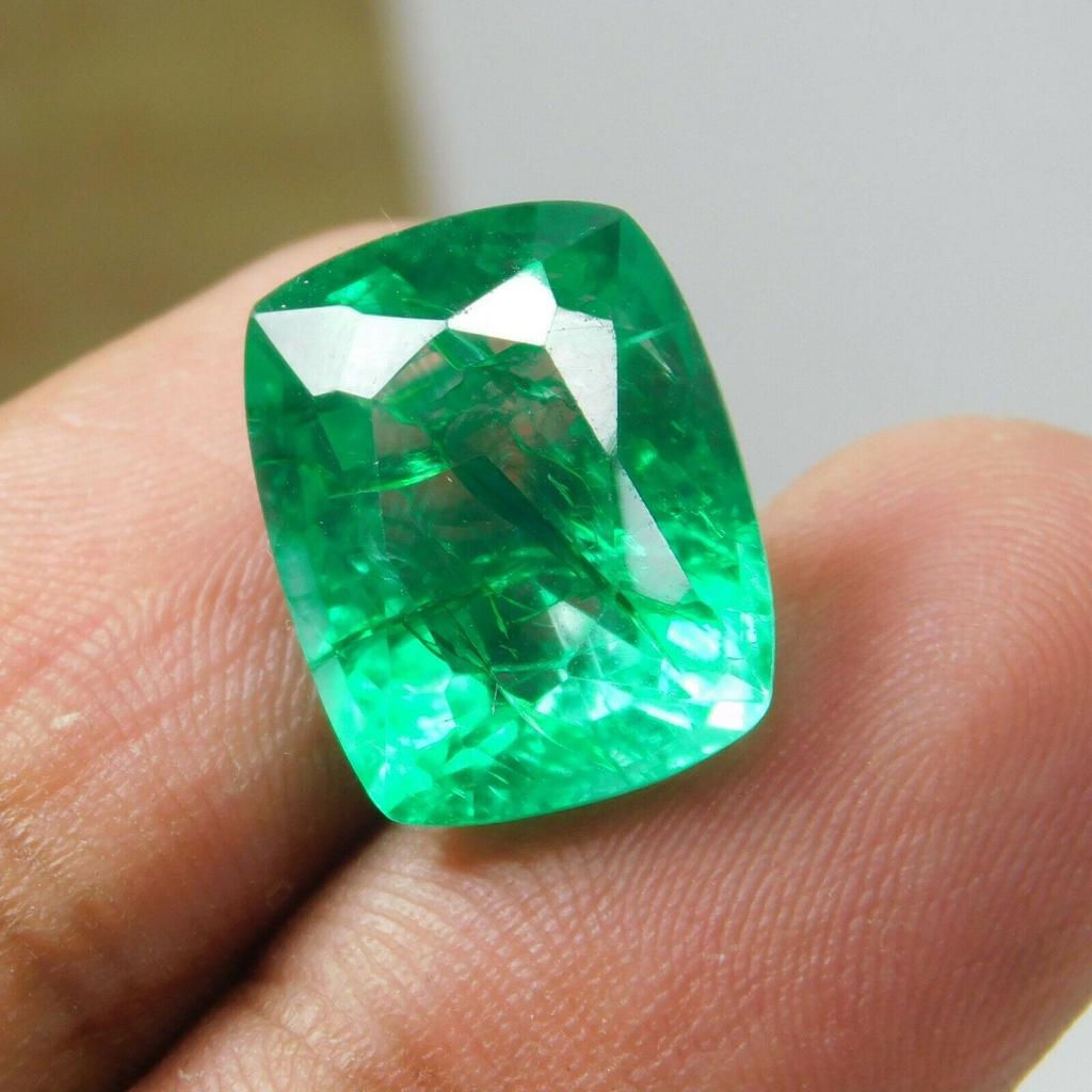 Esmeralda COLOMBIANA Natural Corte Almofada 8,25 Ct CERTIFICADA Gema Solta Verde. 1MQ-E10..