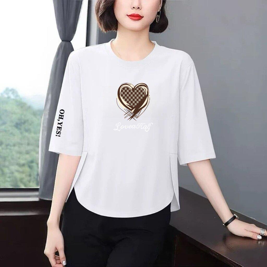 Raffinierter 3/4-Ärmel-T-Shirt mit Herzmuster für Damen - Alterslos, Locker sitzend, Bauchbedeckend, Elegantes Oberteil für Damen mittleren Alters und Seniorinnen.