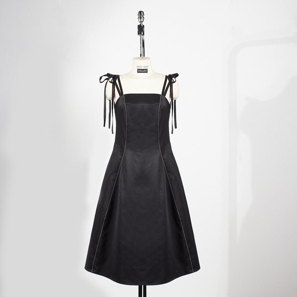 Aidieolliseuteu Pocket Midi Dress