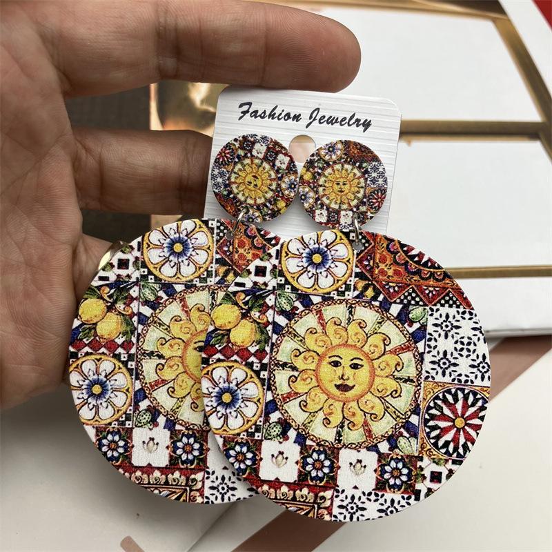 Vintage Painted Big Wooden Earrings Ethnic Exaggerated Pattern Geometric Statement Drop Earrings Vacation Party Jewelry