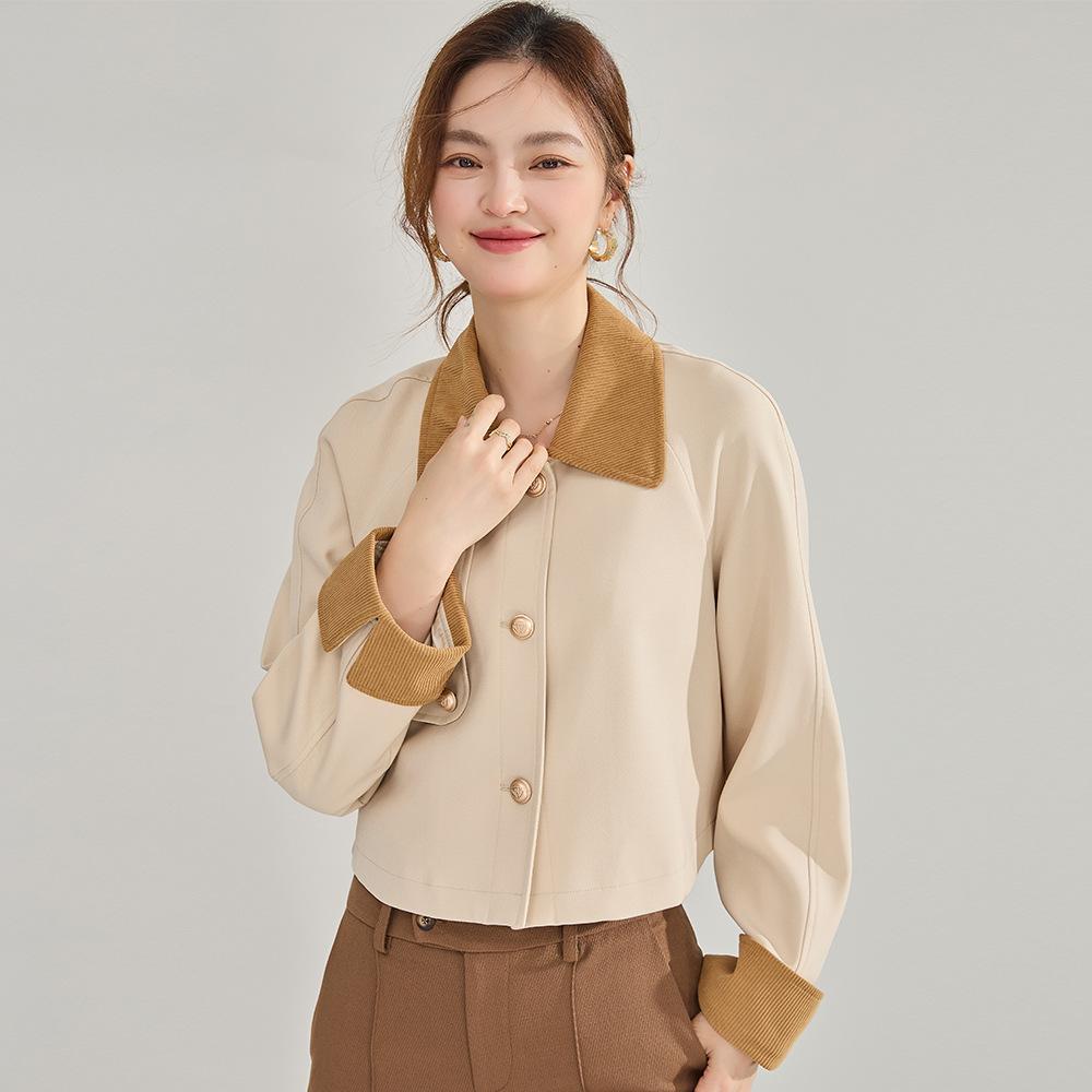 

Весенняя новая куртка с лацканами контрастного цвета, свободного кроя, короткая, маленькое короткое кофейное тренч-пальто, топ женский 22390 L света кофе