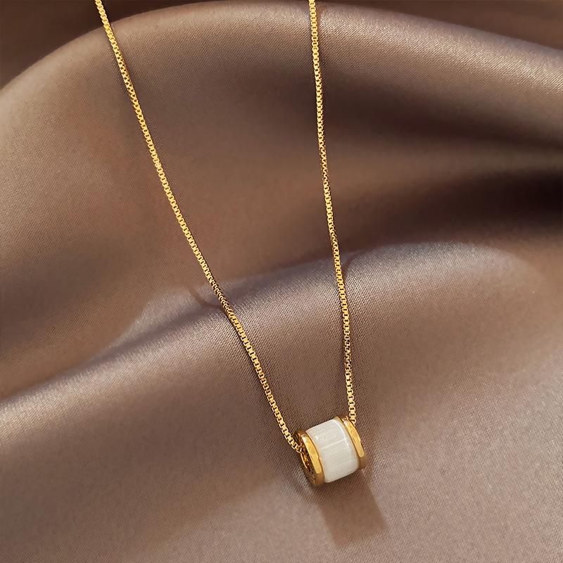 Fashion Opal Small Waist Necklace Women S Box Chain Metal Wind Collarbone Chain Temperament Neck Chain