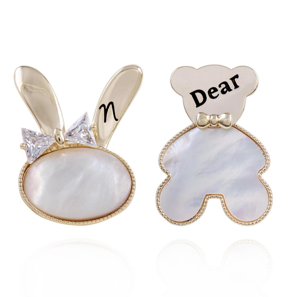 Elegant Natural Shell Brooch with Bear and Rabbit Design, Inlaid with Zircon, High-End Anti-Exposure Pin.