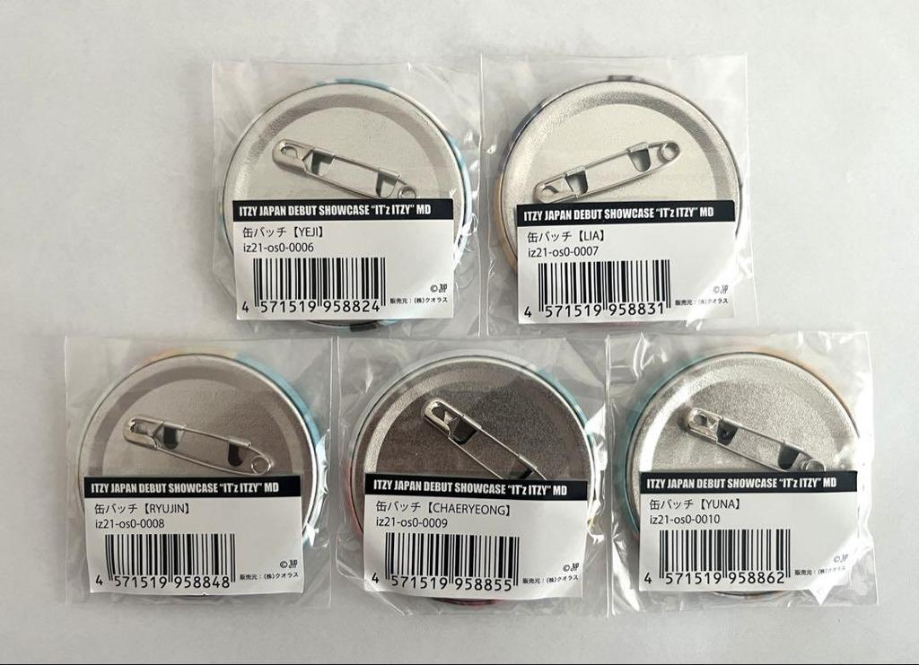 [USED] ITZYIT'z ITZY Badges, Set of 5