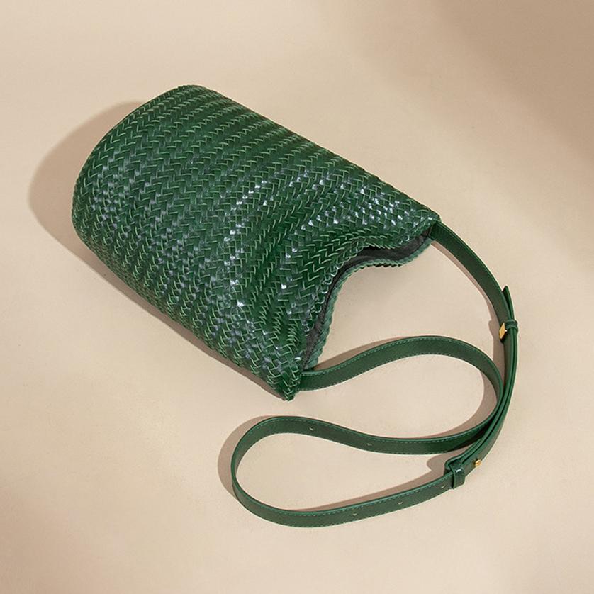 2025 Neue Handgemachte Häkeltasche Mode Bucket Bag Lässige Umhängetasche für Damen Gewebte Geldbörse