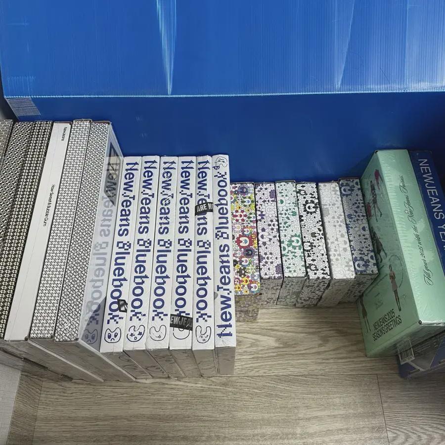 

I Sell New Jeans Goods