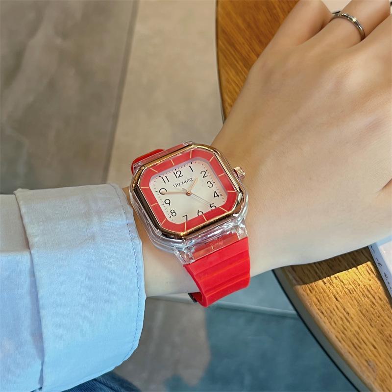 Nová módní personalizovaná jednoduchá sada hodinek Dámské hodinky Butterfly Digital Belt Fashion Watch