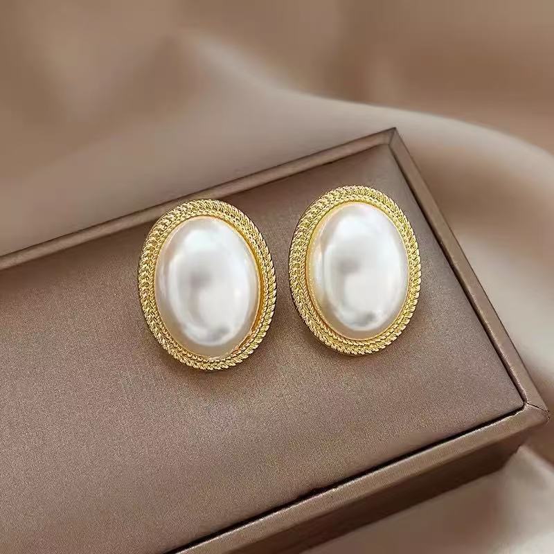 Vintage Irregular Semi-Circular Pearl Earring for Women Fashion Gold Color Metal Ear Buckle Earrings Wedding Jewelry Accessories