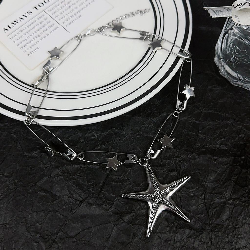 Vintage Star Pin Necklace Exaggerated Unique Creative Design Collarbone Chain Men's Women's Punk Jewelry Accessories Gifts
