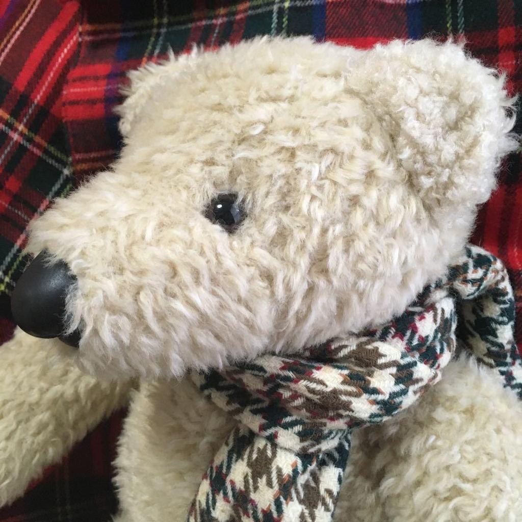 [USED] Christmas Teddy Bear, MON SEUIL Tweed Muffler Bear