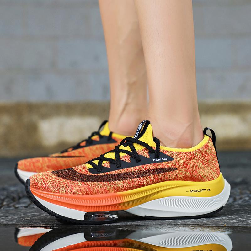 

2025 new spring and autumn men s simple casual lightweight breathable running shoes high value trendy sports shoes 41 помаранчевий