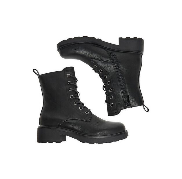 Boots Clara Barson CEO-WS5658-17