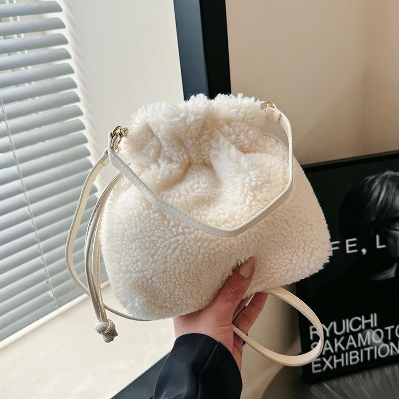 Large Capacity Plush Bag Female Fall And Winter Hairy Handheld Shoulder Slanting Cross Furry Simple Versatile Premium