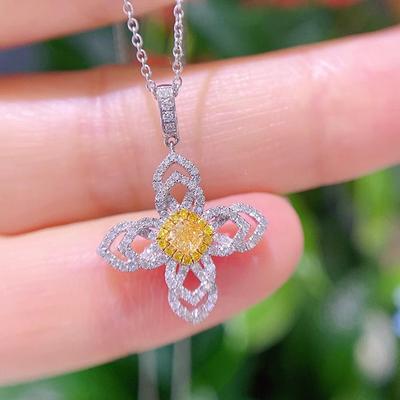 Moda Luz Luxo Completo Diamante Lucky Grass Pingente Clavícula Corrente Temperamento Simples Trevo de Quatro Folhas Colorido Amarelo Diamante Colar Feminino