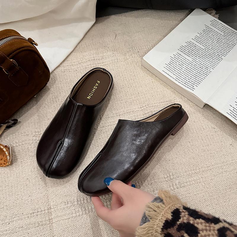 Retro schwarze Slipper Damenschuhe 2025 neu Herbst Koreanische Version Ein-Pedal Taschenkopf und Halbschuhe