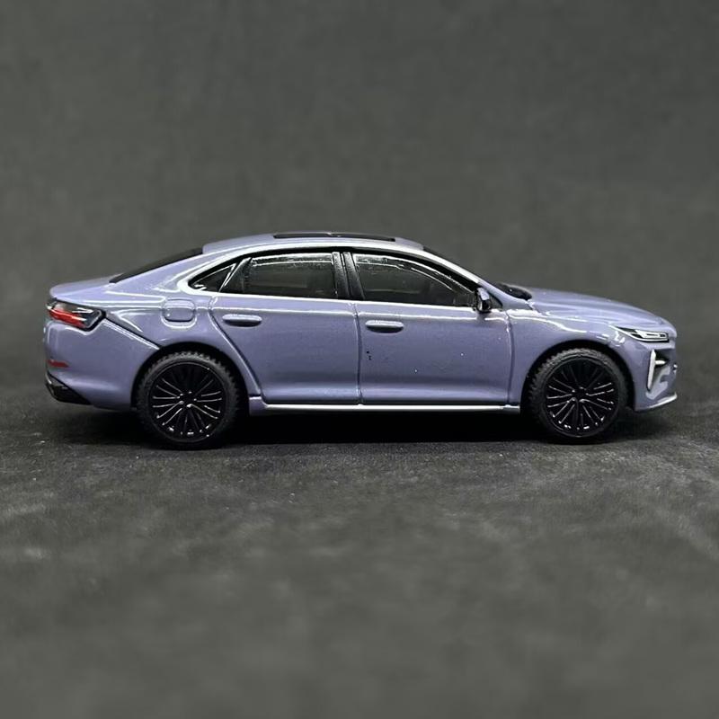 Bburago 1:64 Geely Preface Coupe Alloy Luxy Car Model Diecasts Metal Vehicles Car Model Simulation Miniature Scale Kids Toy Gift