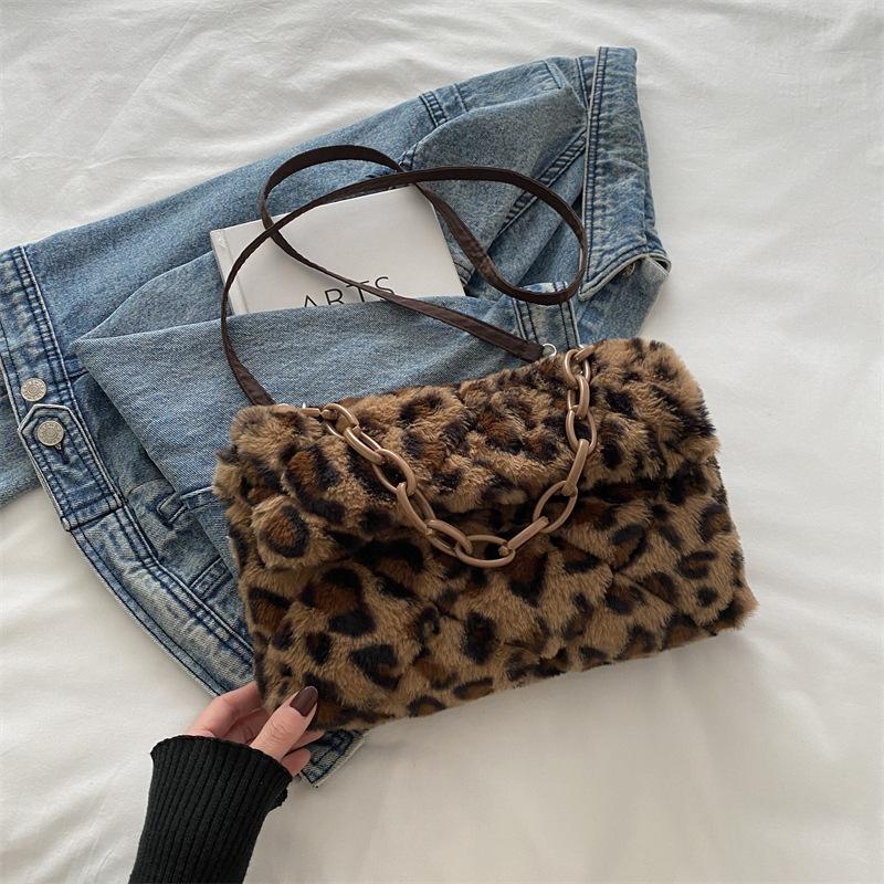 Soft Plush Faux Fur Underarm Bag for Women Trendy Single Shoulder Crossbody Purse Fashionable Daily Handheld Clutch