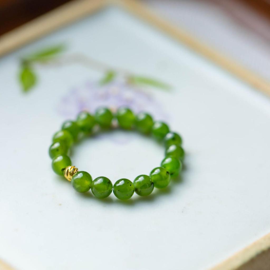 Xirui Natural Jade Stretch Ring – Original Design Retro Jewelry for Women