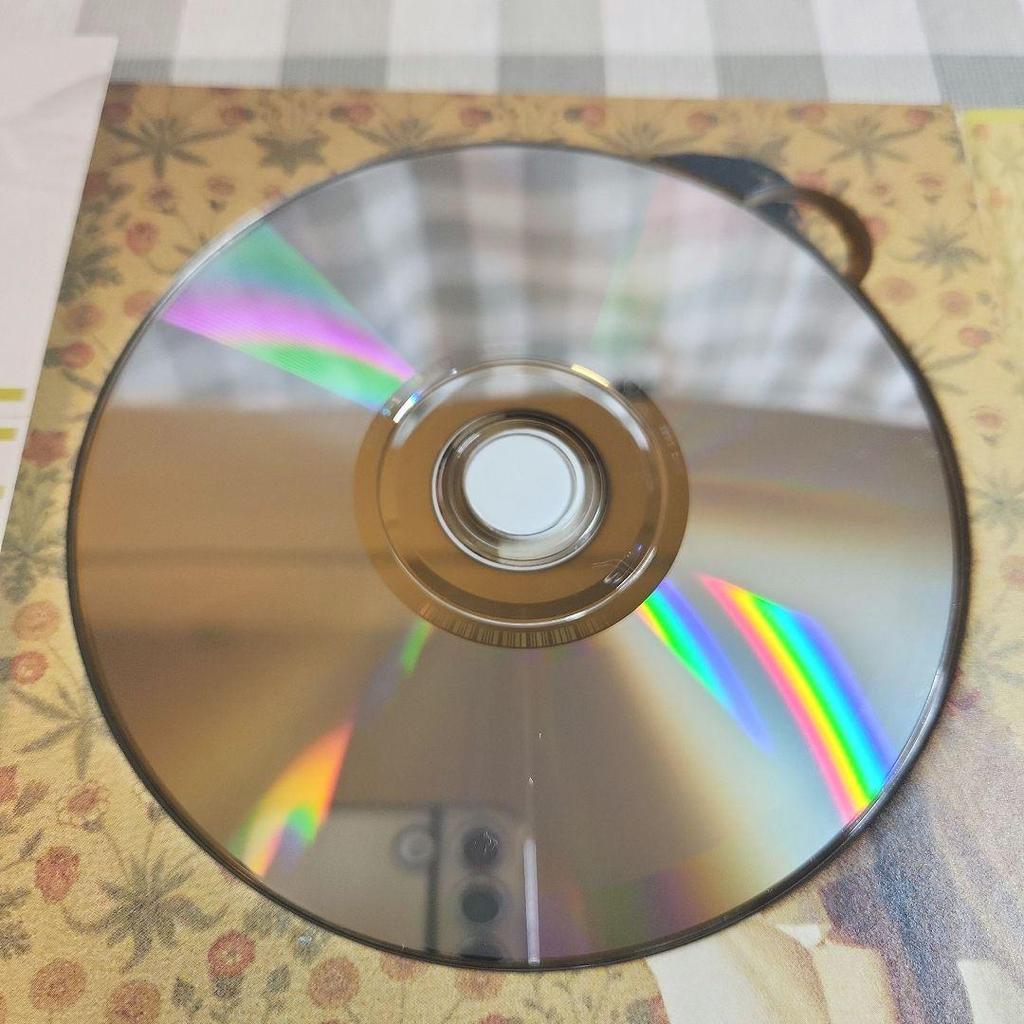 [USED] IU SMASH HITS2 “The Stories Between U&I”