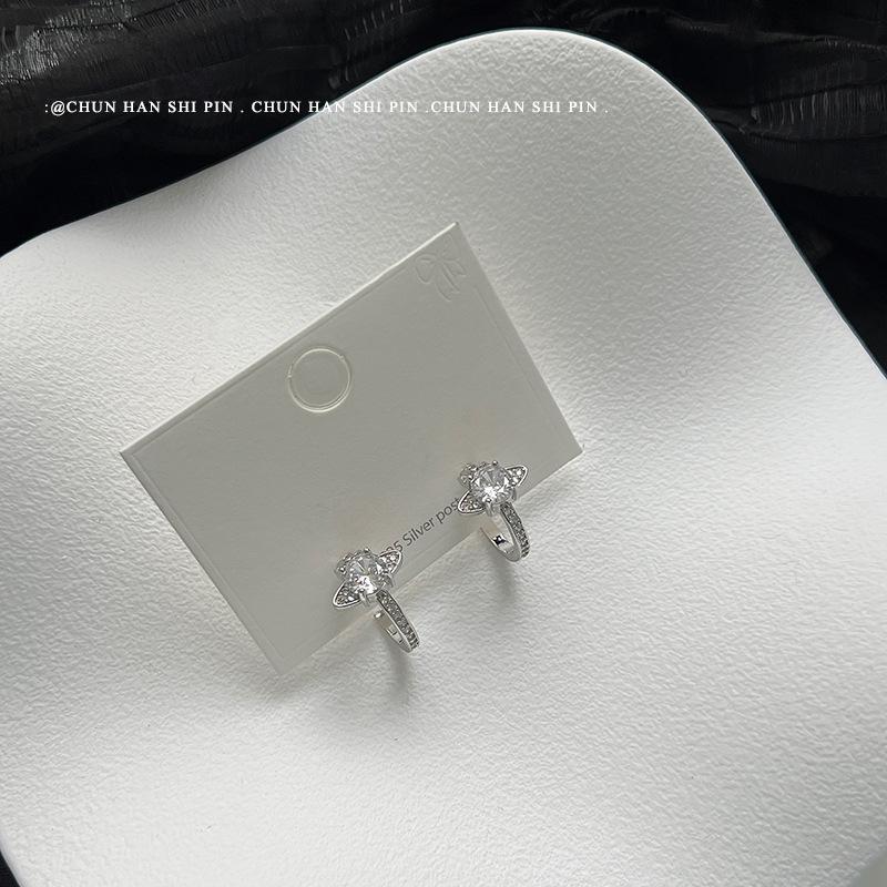

Saturn zircon C-type ear clips without ear piercings, high-end retro simple and cold wind earrings, niche mosquito coil disc earrings