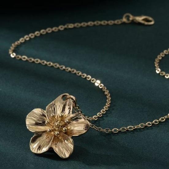 Blomsterkjede for kvinner Metallblomstanheng Kjede Hypoallergenisk smykke for bryllup, bursdag, jubileum