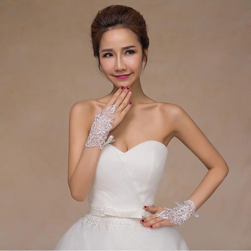 Elegant Beaded Lace Satin Short Bridal Gloves  Fingerless Wedding Gloves White Ivory Wedding Accessories Veu De Noiva