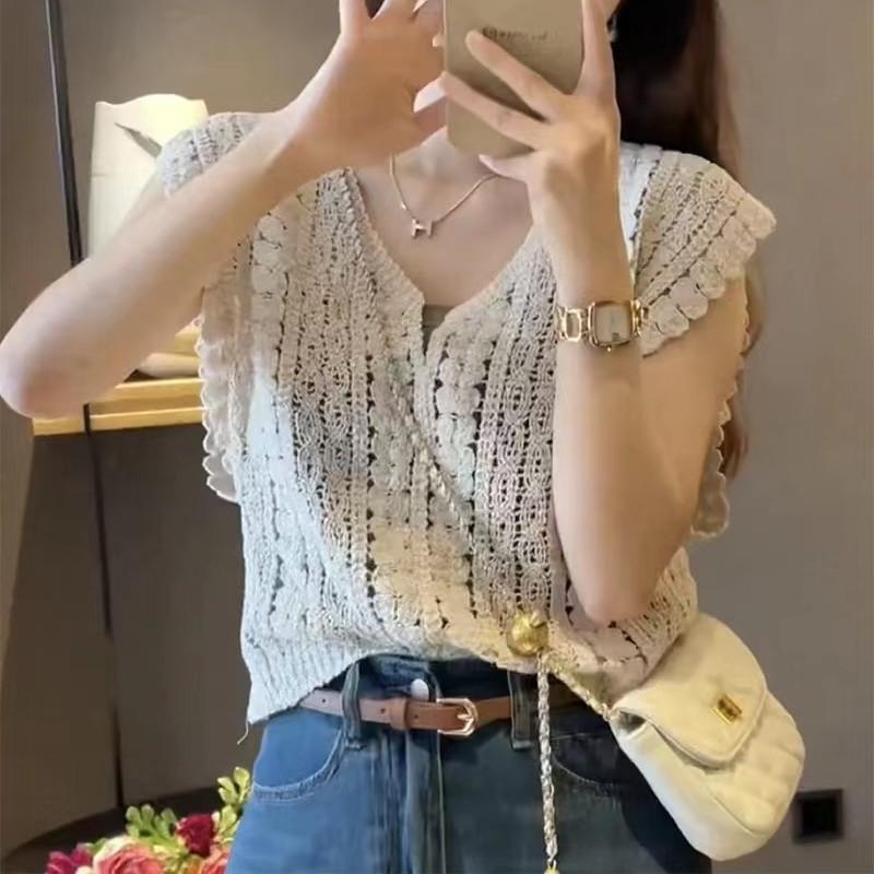 Fashion Simple V-neck Hollow Crochet Loose Versatile Undershirt Summer Tops Female Casual Summer Essential Comfort and Style Slim Fit Pullovers Tees