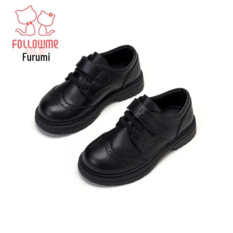 Jungen Lederschuhe im britischen Stil