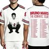 Herren Damen Fußball T-Shirt Bruno Mars The Romantic Tour 2026 Trikot V-Ausschnitt Sommer Locker Unisex Streetwear Grafikdruck Merch T-Shirt