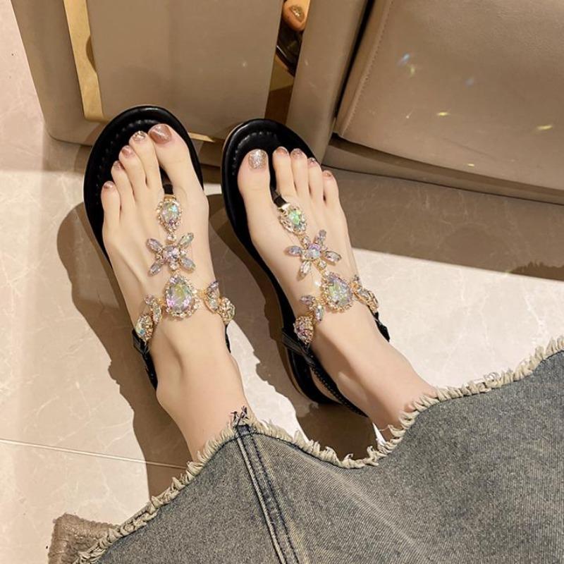 2025 New Summer Flats Sandals Women Crystal Clip Toe Slippers Trend Luxury Ladies Shoes Beach Causal Slides Zapatos De Mujer