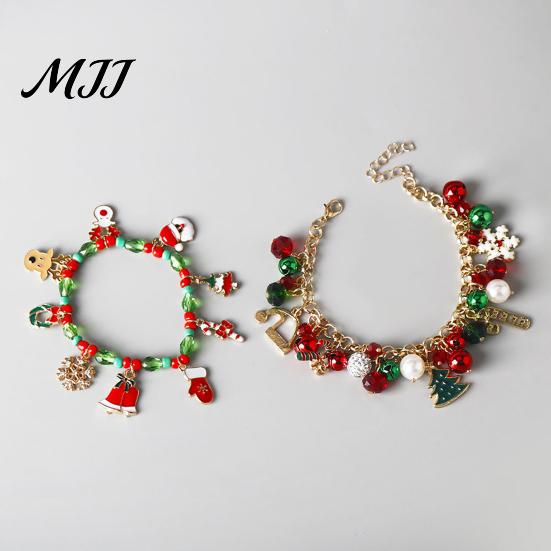 Sparkling Stocking Wrist Accessory Christmas Charm Bracelet for Women, Santa Claus Snowman Bell Glove Holiday Photo Prop Tree Snowflake Pendant
