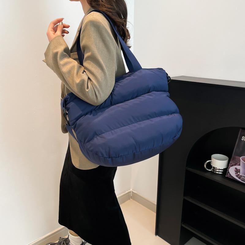 2025 Trendy New Large-capacity Autumn and Winter Clouds Fashion Underarm Space Cotton Single Shoulder Crossbody Tote Women's Bag