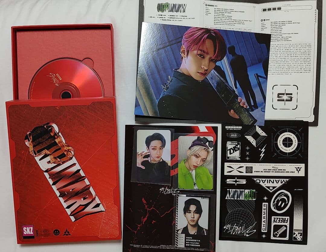 

[USED] Stray Kids Mini Album ODDINARY (with bonus trading card)
