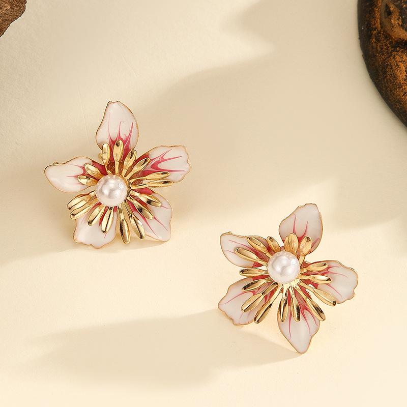 

Модные серьги-подвески для женщин красный