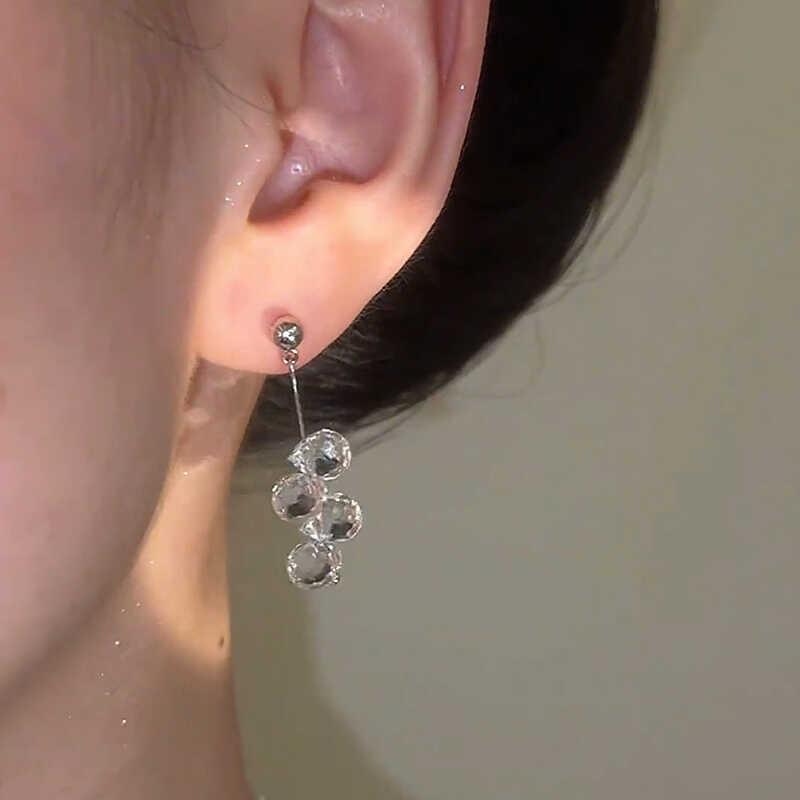 Silver Needle Glass Geometric Earrings Women's French Simple Temperament Earrings Fashion Versatile Commuter Earrings Niche Premium Sense