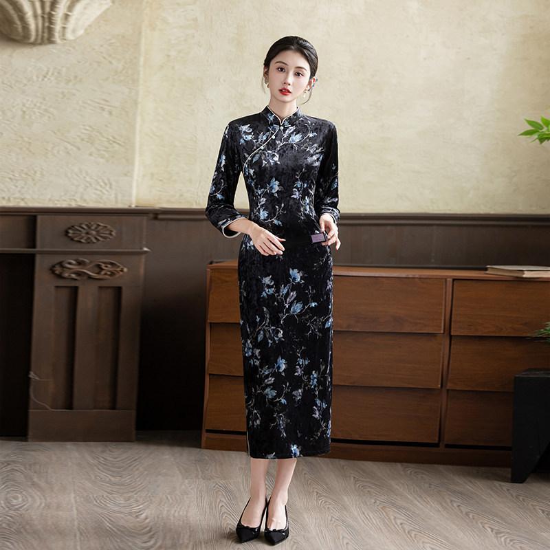 Black velvet new Chinese long-sleeved autumn cheongsam medium-sleeved improved young 1011 new women's high-end spring and autumn