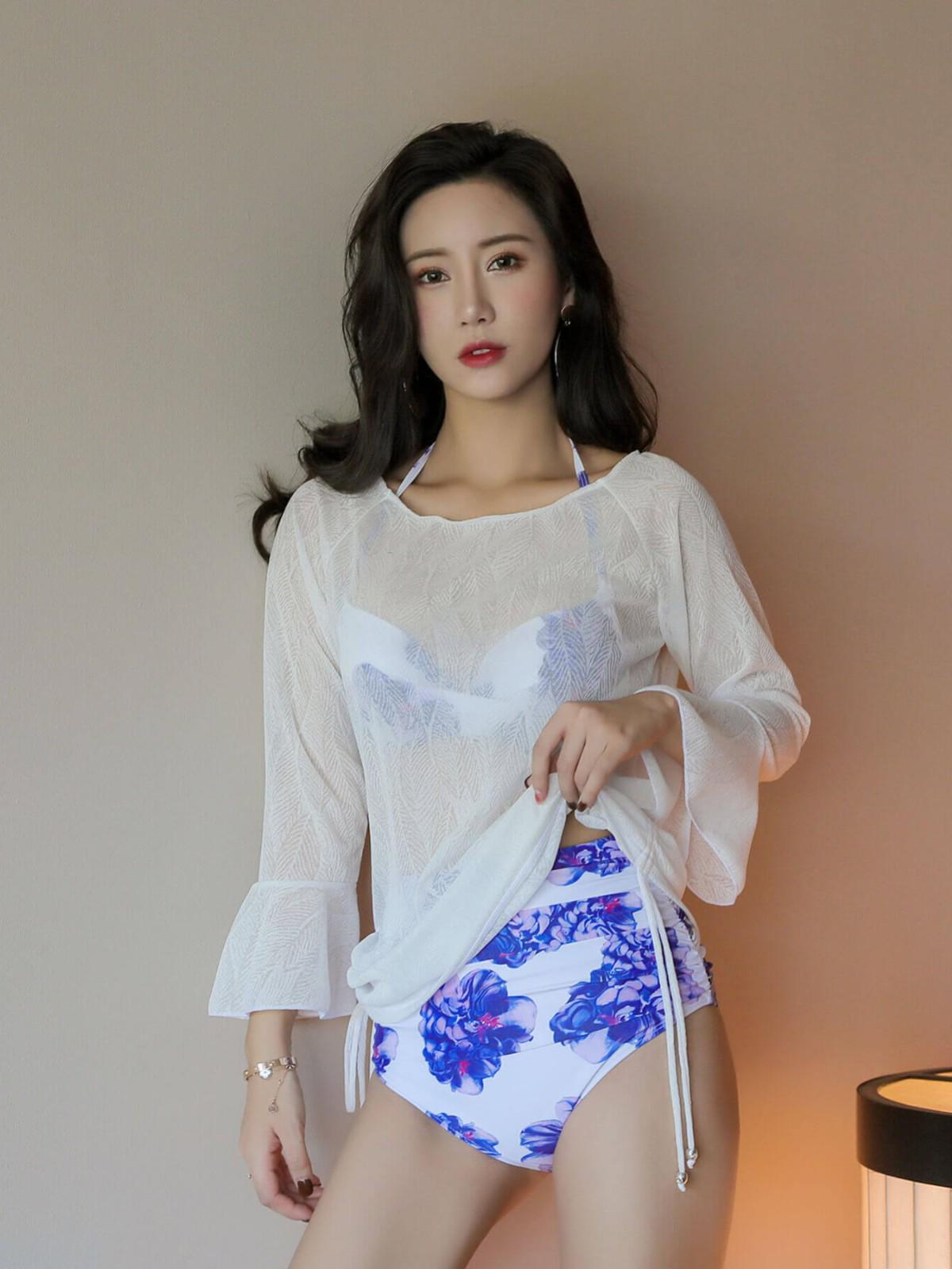 

Angel Luna Fashion Three-Piece Swimsuit Set: Sexy Bikini with Cover-up for Beach Vacations M квітковий