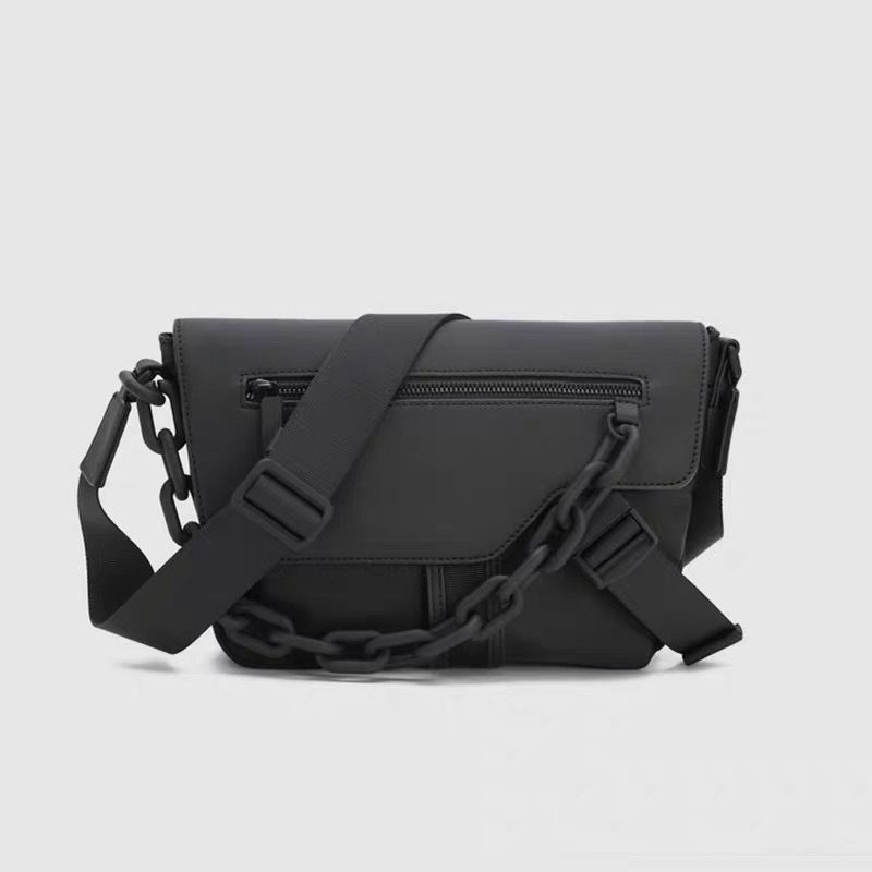 

2026 Новый тренд мужских аксессуаров Большая вместимость Седельная сумка Мотоциклетная сумка Цепь Модная наплечная сумка через плечо Британский