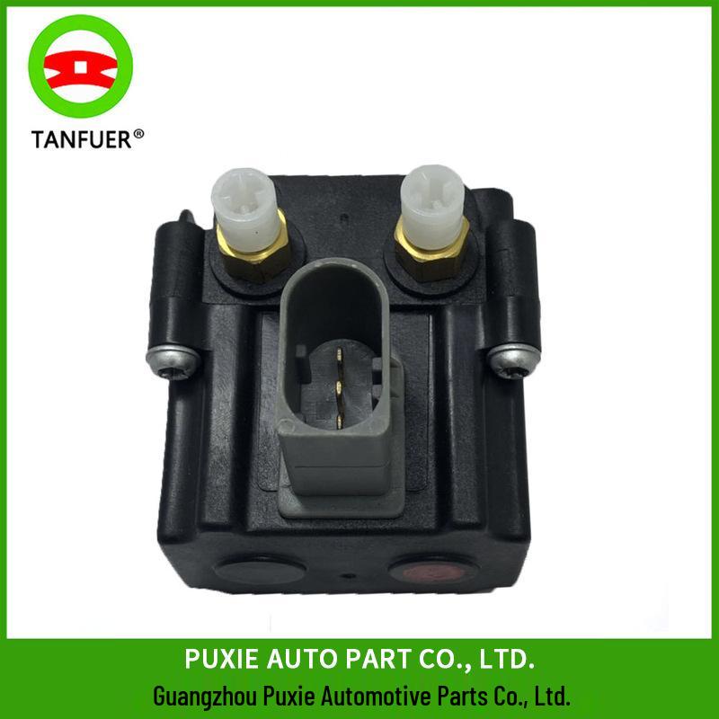 

Клапан насоса пневмоподвески BMW 5 серии E61 37206789937 В наличии 15x10x8 cm