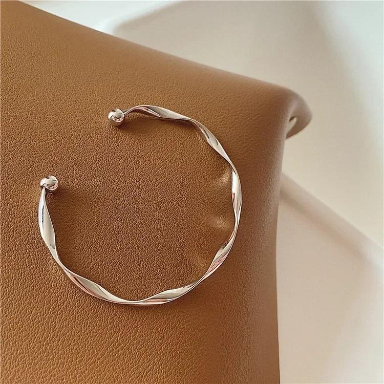 New Fashion Trend Unique Design Elegant Exquisite Twist Simple Bracelet Women Jewelry Wedding Party Premium Gift
